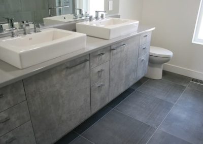 LoneWolf Homes Rayburn Ensuite millwork and double sinks