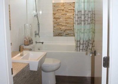 LoneWolf Homes Tallus Ridge bathroom Ryser9